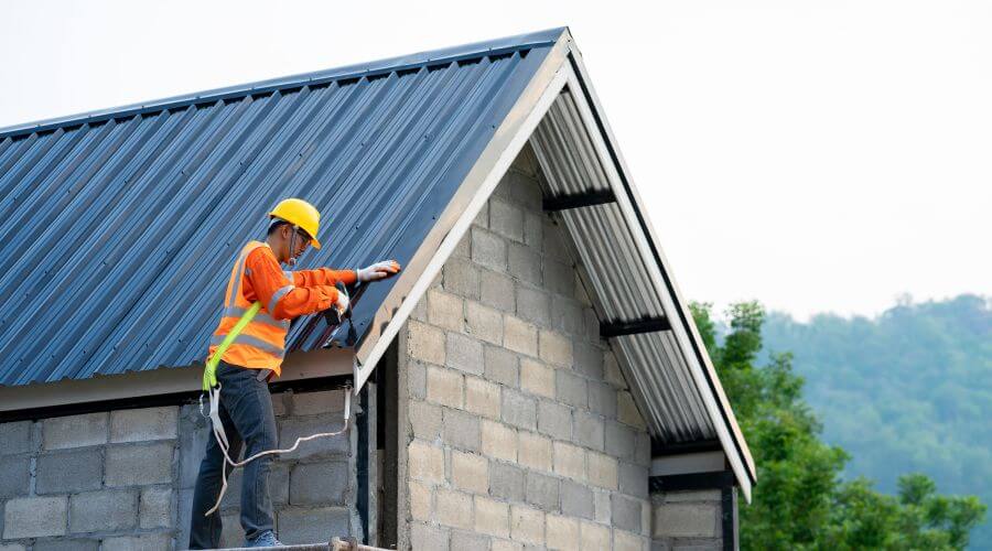 Expert Emergency Roof Repairs services in Savage, MN